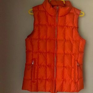 Burst in fall color, welcome Autumn in this warm and soft vest.